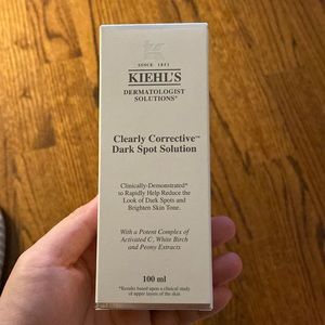 Kiehl’s clearly corrective dark spot solution